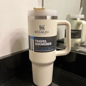Brand new! Stanley 40oz  thirst quencher.